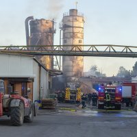 Jedna osoba ozlijeđena u eksploziji silosa i požara u pilani