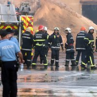 Jedna osoba ozlijeđena u eksploziji silosa i požara u pilani