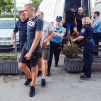 Privođenje navijača Hajduka na Županijski sud u Velikoj Gorici