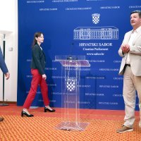 Hrvatski suverenisti o sukobu navijača s policijom