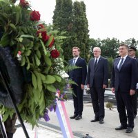 Na Mirogoju položeni vijenci povodom Dana Hrvatske vojske