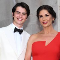 Catherine Zeta Jones i Michael Douglas sa sinom Dylanom