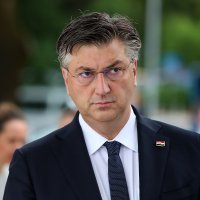 Andrej Plenković i Gordan Jandroković položili su vijenac kod Spomenika domovini