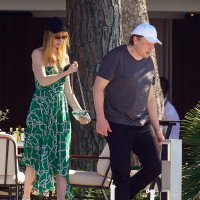 Elon Musk i Natasha Bassett