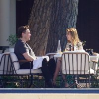 Elon Musk i Natasha Bassett