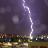 Munje iznad Zagreba tijekom nevremena