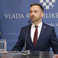 Presica oko mirovina u Vladi