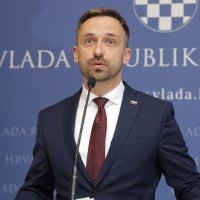 Presica oko mirovina u Vladi