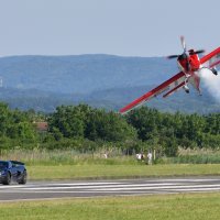 'Fly Over' utrka: Rimac Nevera protiv aviona