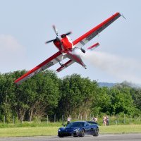 'Fly Over' utrka: Rimac Nevera protiv aviona