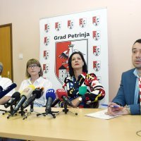 Petrinja: Konferencija za medije gradonačelnice Komes o stanju u gradu nakon preuzimanja vlasti