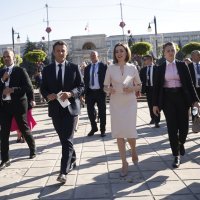 Francuski predsjednik Emmanuel Macron s predsjednicom Moldavije Maijom Sandu
