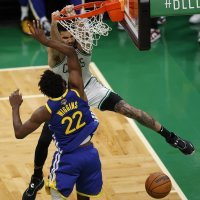 Golden State Warriorsi prvaci, Curry MVP finala