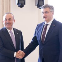 Premijer Plenković primio je ministra vanjskih poslova Republike Turske Mevluta Cavusoglua