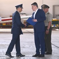 Predsjednik Zoran Milanović sudjelovao je na dodjeli diploma sedmorici pilota HRZ-a
