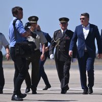 Predsjednik Zoran Milanović sudjelovao je na dodjeli diploma sedmorici pilota HRZ-a