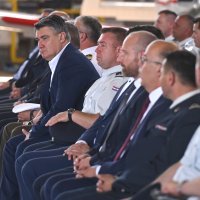 Predsjednik Zoran Milanović sudjelovao je na dodjeli diploma sedmorici pilota HRZ-a