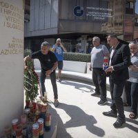 Polaganje vijenaca za branitelje 9. bojne HOS-a