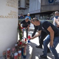 Polaganje vijenaca za branitelje 9. bojne HOS-a