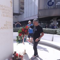 Čelnici nove udruge 9. bojne HOS 1991 položili vijence kod spomenika HOS-a