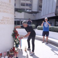 Čelnici nove udruge 9. bojne HOS 1991 položili vijence kod spomenika HOS-a