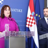 Predsjednik Vlade Andrej Plenkovic primio je u Banskim dvorim potpredsjednicu Europske komisije Dubravku Suicu u povodu isplate prve rate sredstava iz Europske unije za provedbu Nacionalnog plana oporavka i otpornosti.