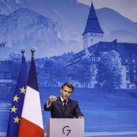 Emmanuel Macron na samitu G7