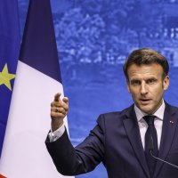 Emmanuel Macron na samitu G7