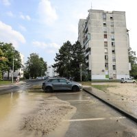 Pukla vodovodna cijev u Gajnicama