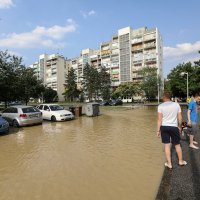 Pukla vodovodna cijev u Gajnicama