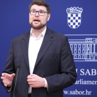 Peđa Grbin i Mirela Ahmetović govorili o inicijativi za promjenu Ustava