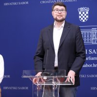 Peđa Grbin i Mirela Ahmetović govorili o inicijativi za promjenu Ustava