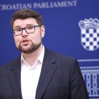 Peđa Grbin i Mirela Ahmetović govorili o inicijativi za promjenu Ustava