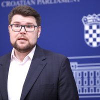 Peđa Grbin i Mirela Ahmetović govorili o inicijativi za promjenu Ustava