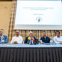 Mali dristributeri goriva. Na fotografiji: Kristijan Galić, Domagoj Puh, Armando Miljavac, Petar Mijić i Boris Podobni