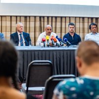 Mali dristributeri goriva. Na fotografiji: Kristijan Galić, Domagoj Puh, Armando Miljavac, Petar Mijić i Boris Podobni