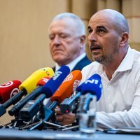 Mali dristributeri goriva. Na fotografiji: Kristijan Galić, Domagoj Puh, Armando Miljavac, Petar Mijić i Boris Podobni