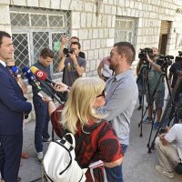 Zoran Đogaš sa suprugom na biralištu