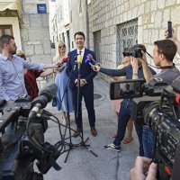 Zoran Đogaš sa suprugom na biralištu