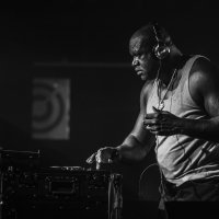 Shaquille O'Neal - DJ Diesel