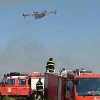 Požar kod Šibenika i dalje je aktivan, dio magistrale je zatvoren