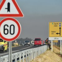 Požar kod Šibenika i dalje je aktivan, dio magistrale je zatvoren