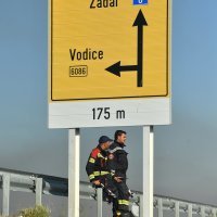 Požar kod Šibenika i dalje je aktivan, dio magistrale je zatvoren