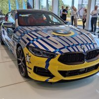 BMW THE 8 X JEFF KOONS