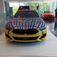 BMW THE 8 X JEFF KOONS