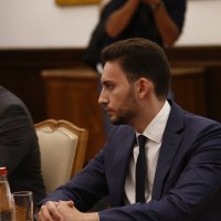Aleksandar Vučić danas završava konzultacije o kandidatu za predsjednika Vlade
