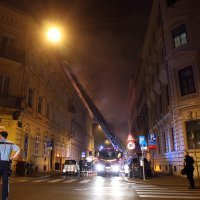 Na krovištu zgrade na Zrinjevcu buknuo požar