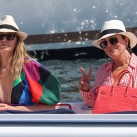 Kris Jenner s prijateljicom