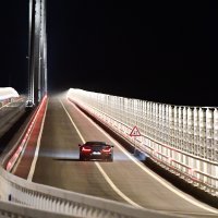 Most su prvi prešli Niko Pulić u svom automobilu i Matija Renić u Neveri