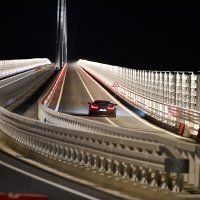 Most su prvi prešli Niko Pulić u svom automobilu i Matija Renić u Neveri